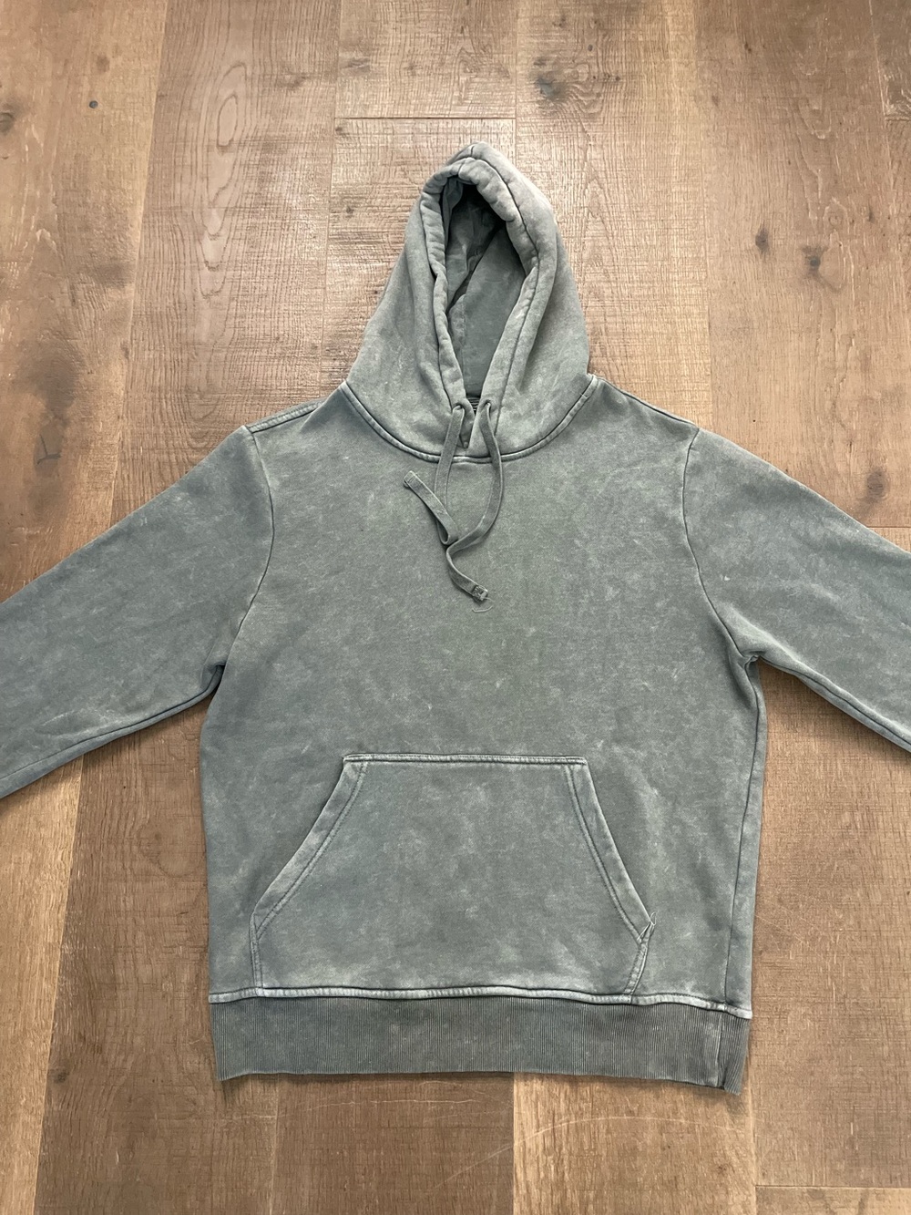 Tilly’s RSQ Washed Gray Crewneck Hoodie - Men’s Large